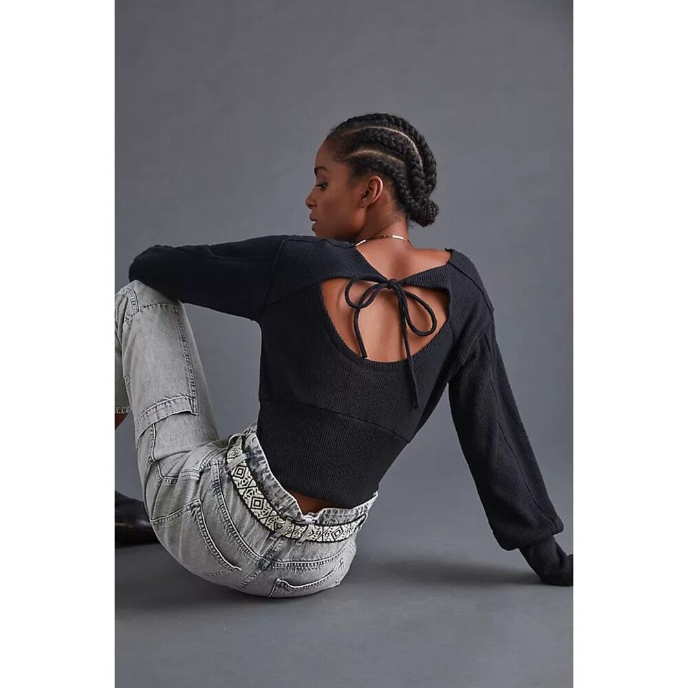 Puff-Sleeved Open-Back Top Black M